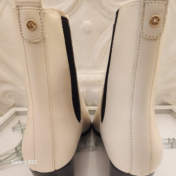 Michael Kors "Kinlee" Leather Booties. Light Cream. NIB. Size 9.5 - Picture 7 of 11